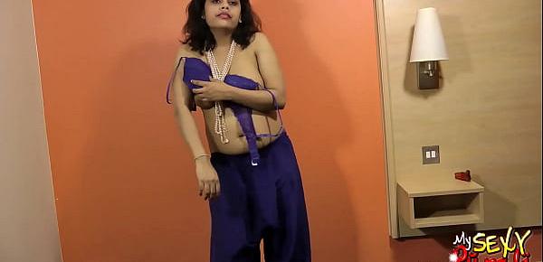  sexy indian babe rupali bhabhi boobs exposed